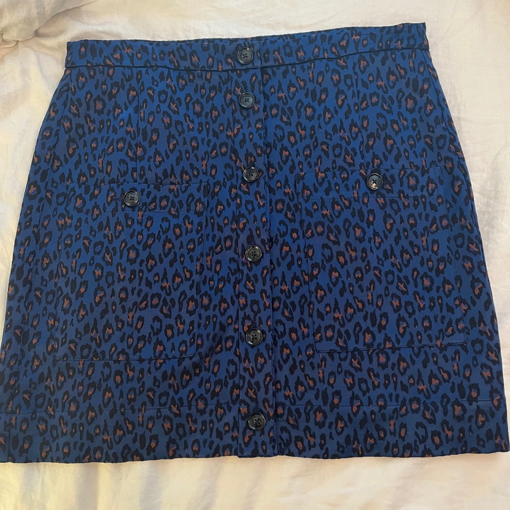 Banana Republic Satin button-up Mini Skirt
